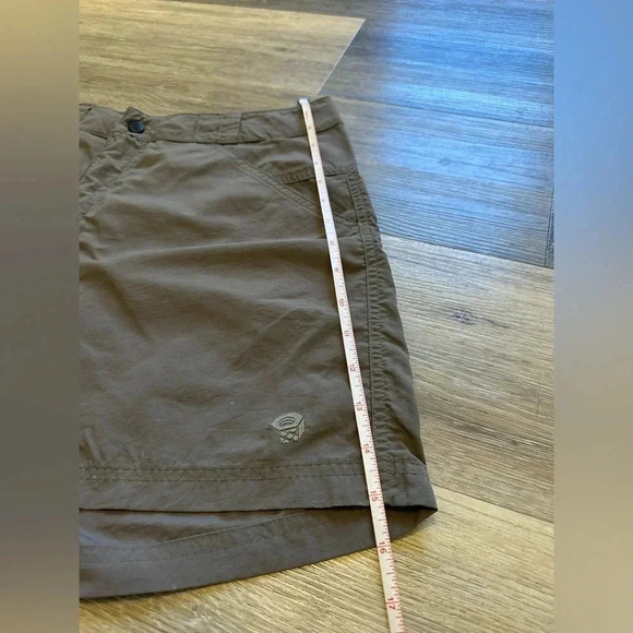 Mountain Hardwear Hiking Shorts Brown Tan - Picture 4 of 9